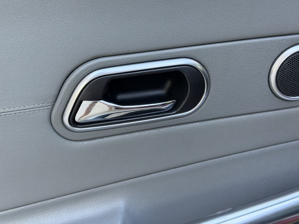 2005 Chrysler Crossfire Image 23