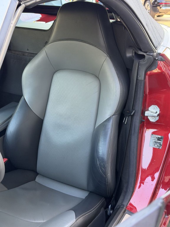 2005 Chrysler Crossfire Image 29