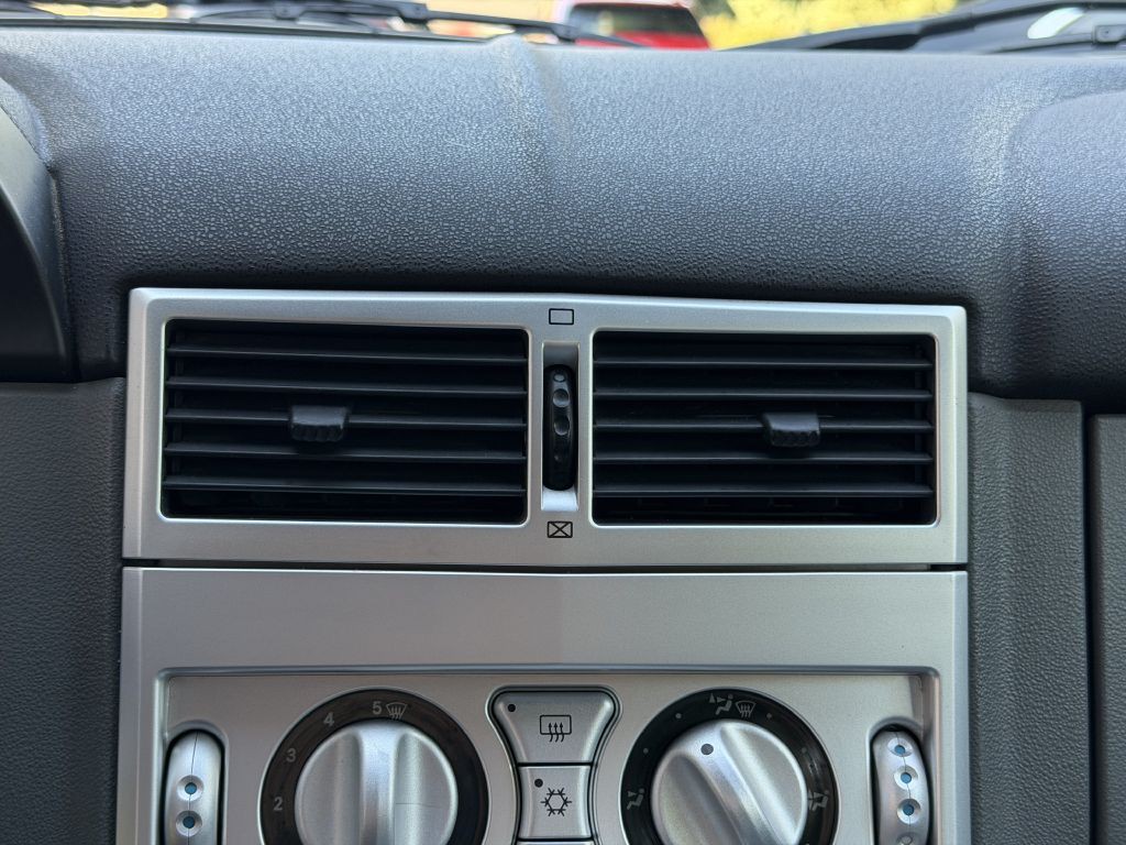 2005 Chrysler Crossfire Image 36