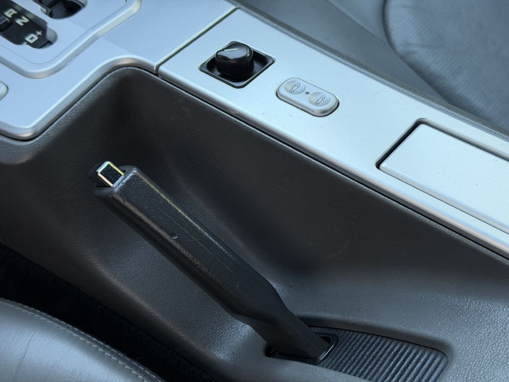 2005 Chrysler Crossfire Image 42
