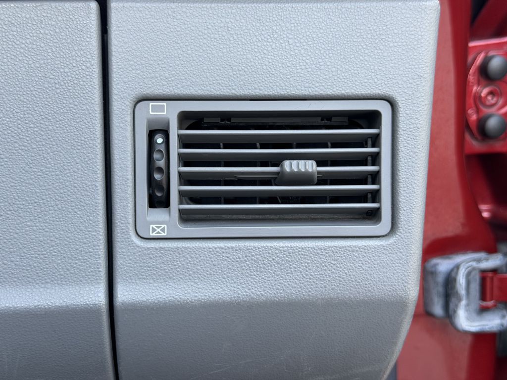 2005 Chrysler Crossfire Image 63