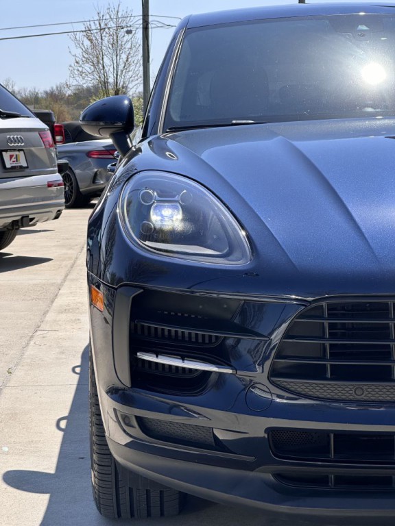 2021 Porsche Macan Image 11
