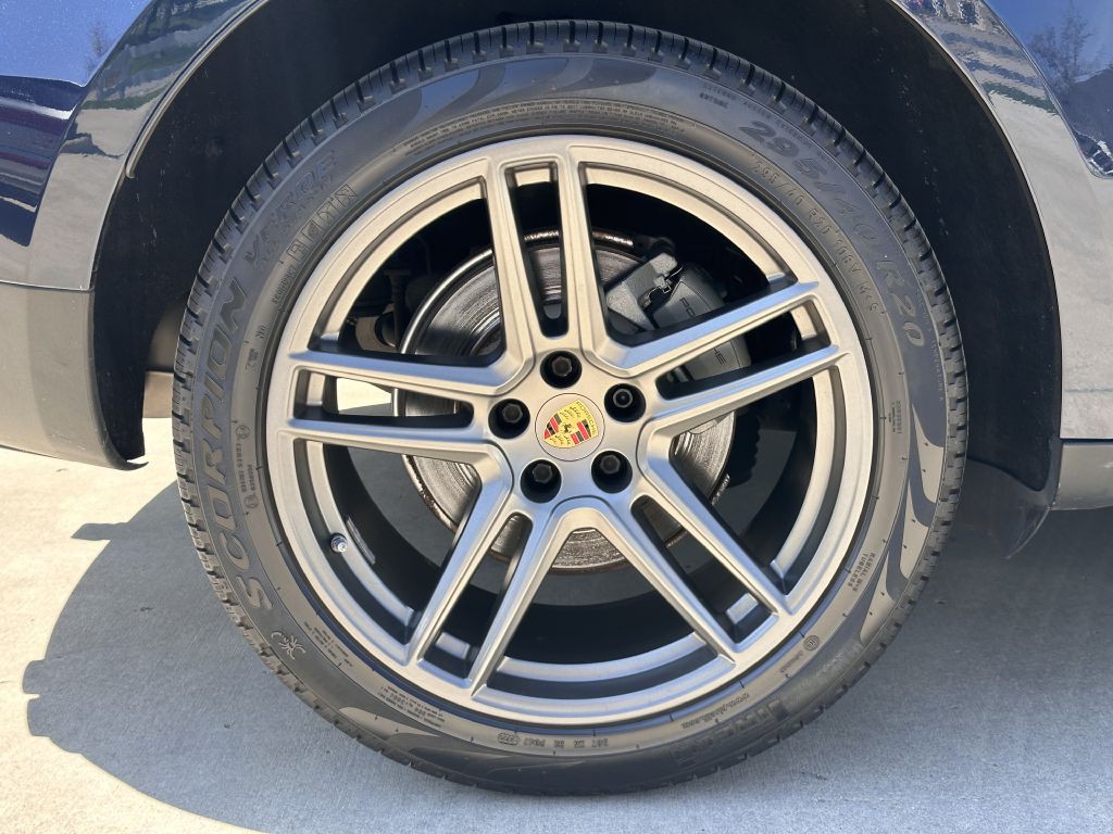 2021 Porsche Macan Image 17