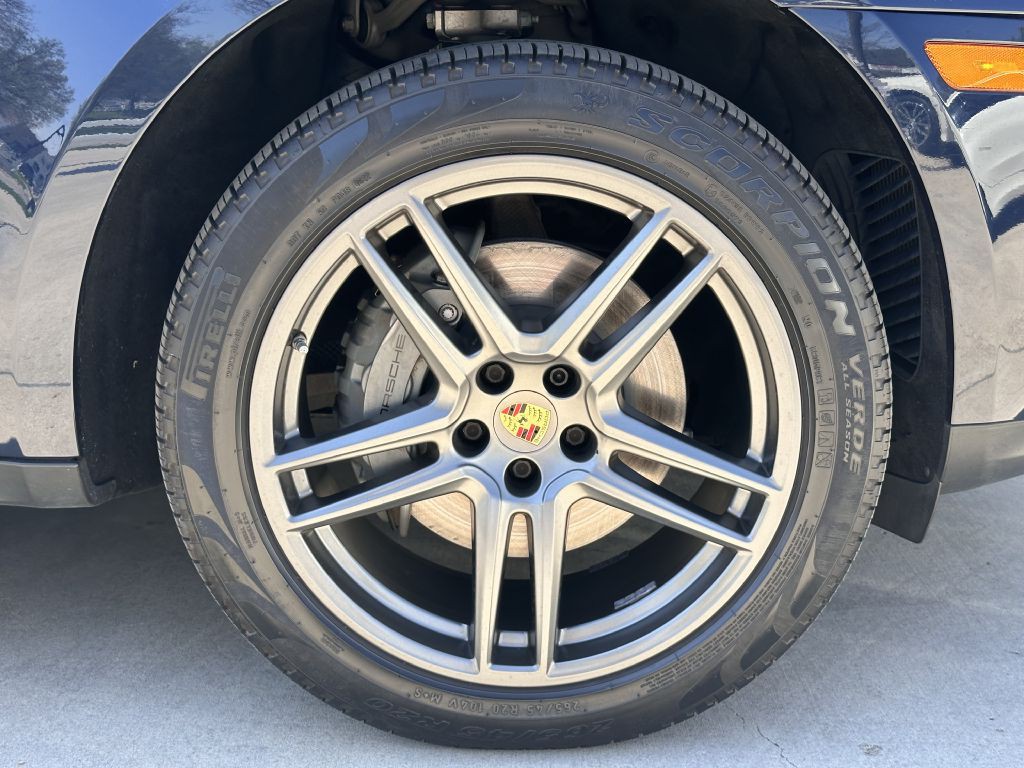 2021 Porsche Macan Image 18