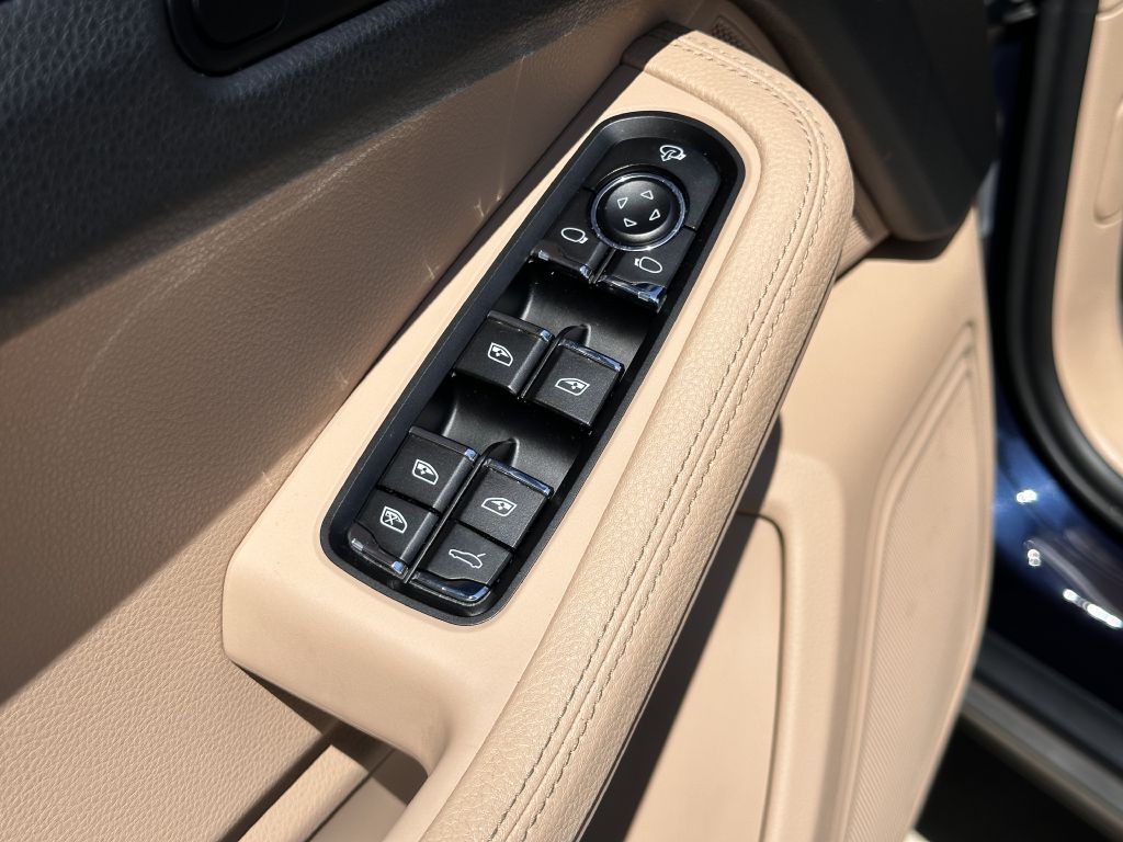 2021 Porsche Macan Image 23