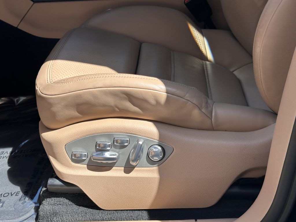 2021 Porsche Macan Image 25