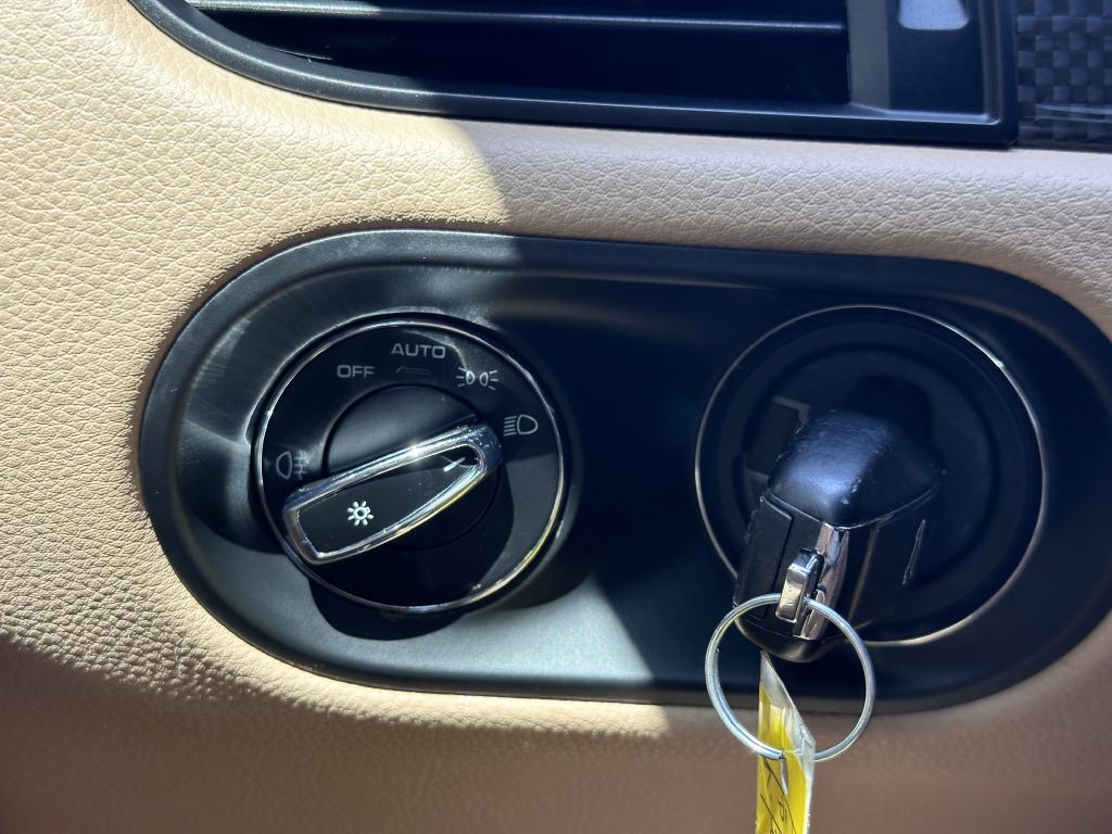 2021 Porsche Macan Image 30