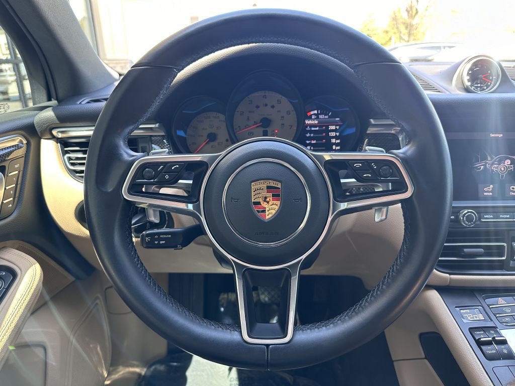 2021 Porsche Macan Image 31