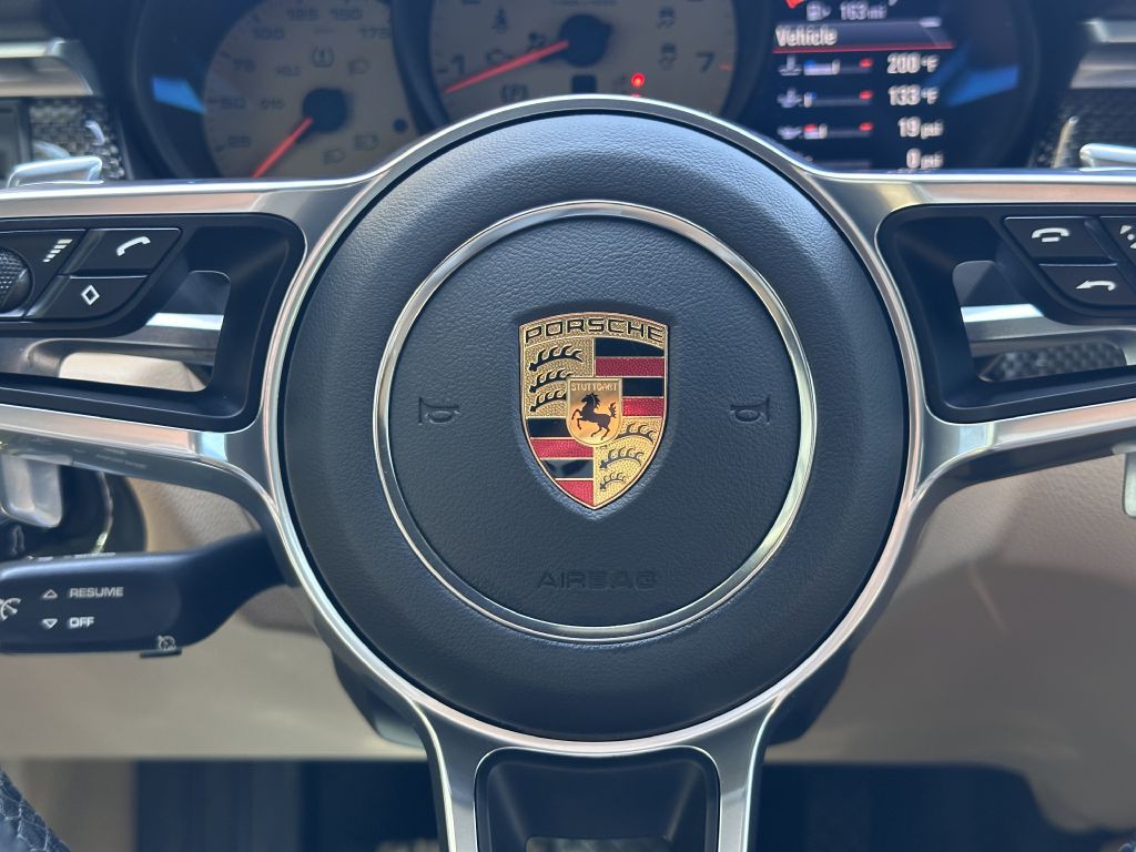 2021 Porsche Macan Image 32