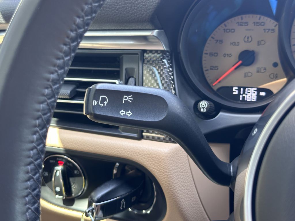 2021 Porsche Macan Image 35