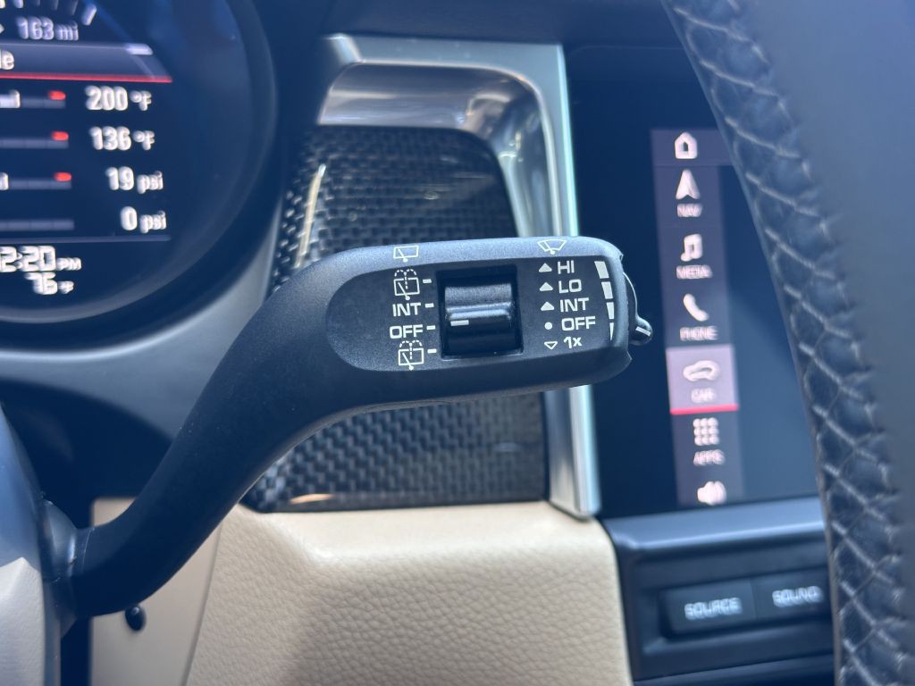 2021 Porsche Macan Image 37