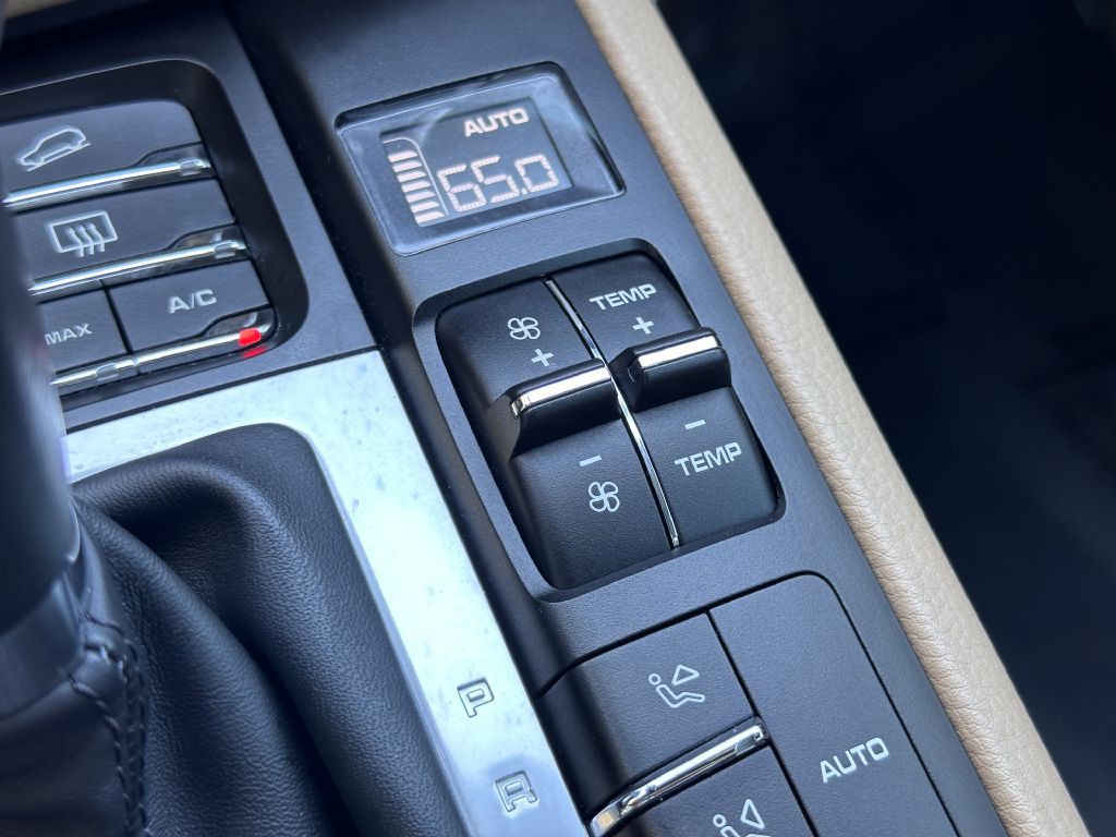 2021 Porsche Macan Image 47