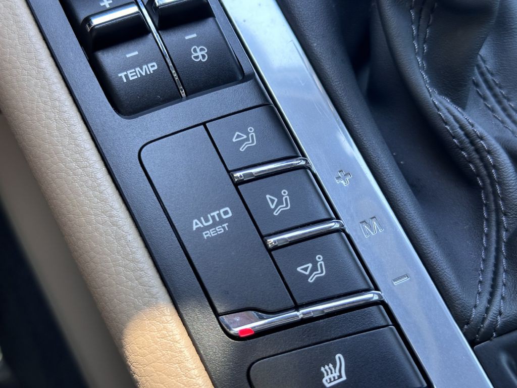 2021 Porsche Macan Image 48