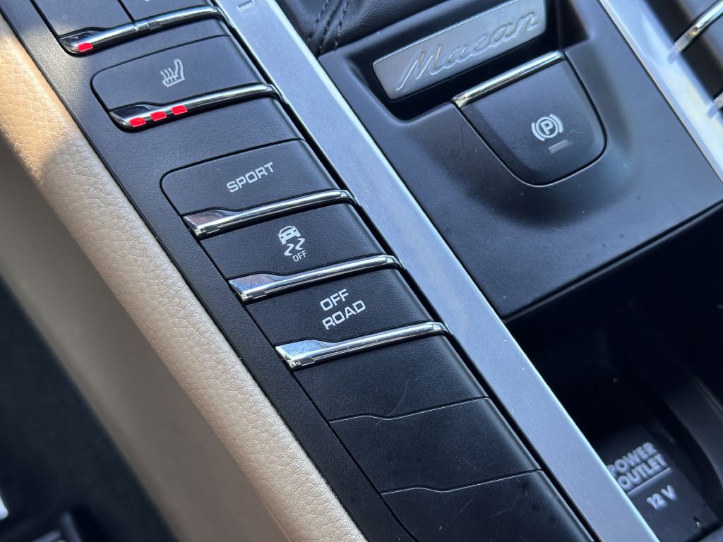 2021 Porsche Macan Image 52