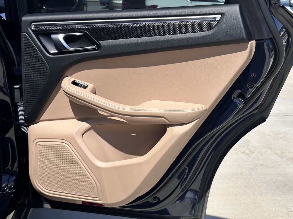 2021 Porsche Macan Image 89