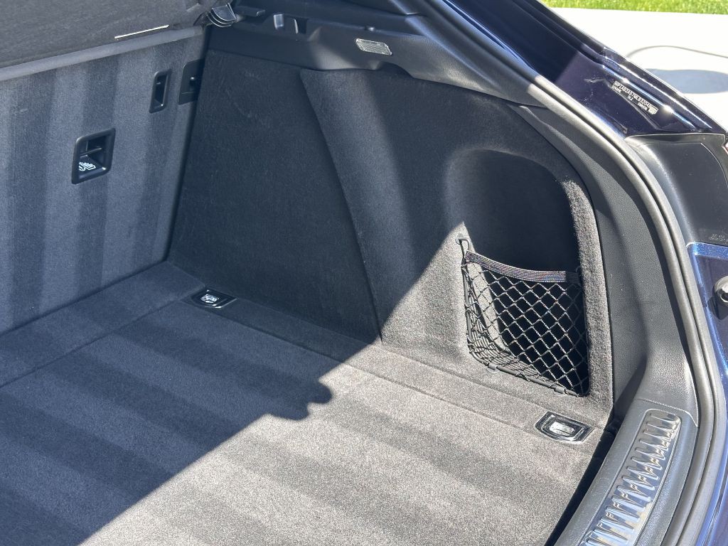2021 Porsche Macan Image 97