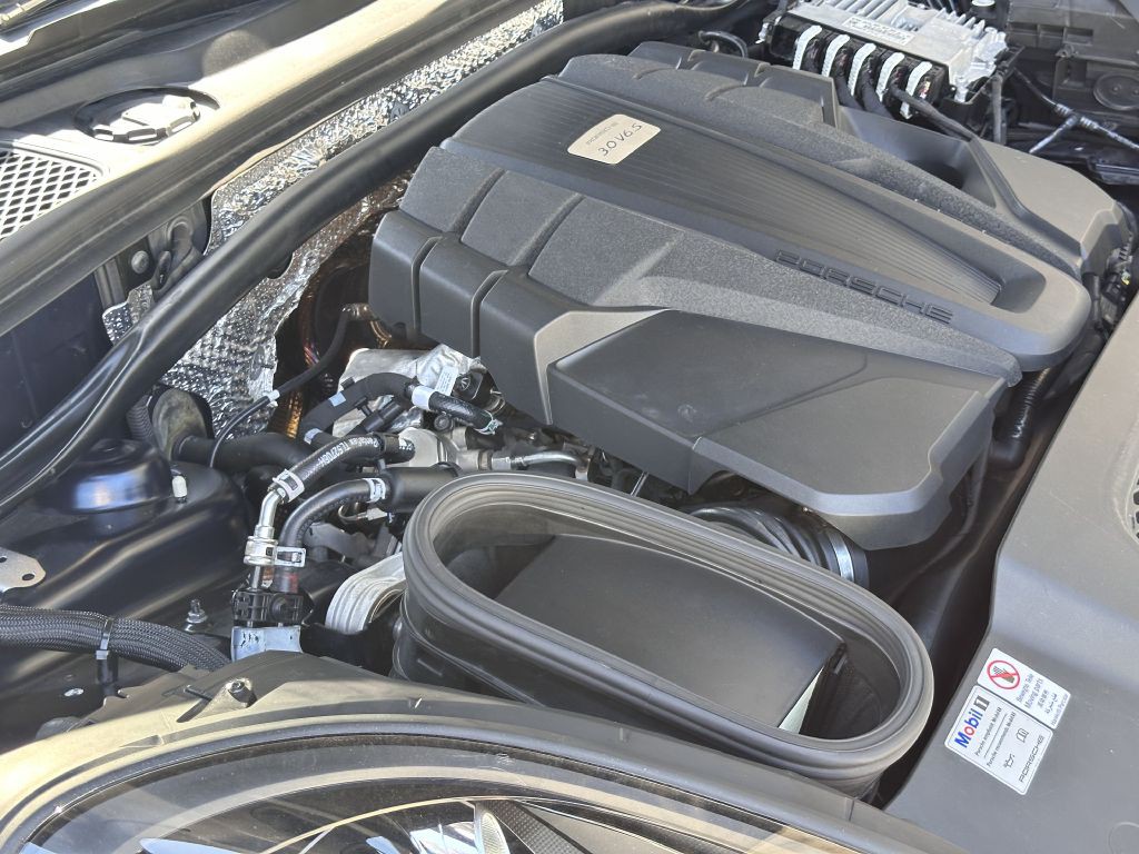 2021 Porsche Macan Image 103
