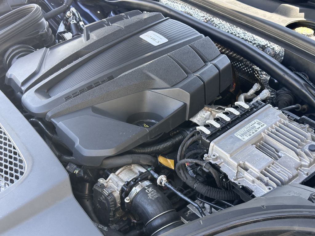 2021 Porsche Macan Image 104
