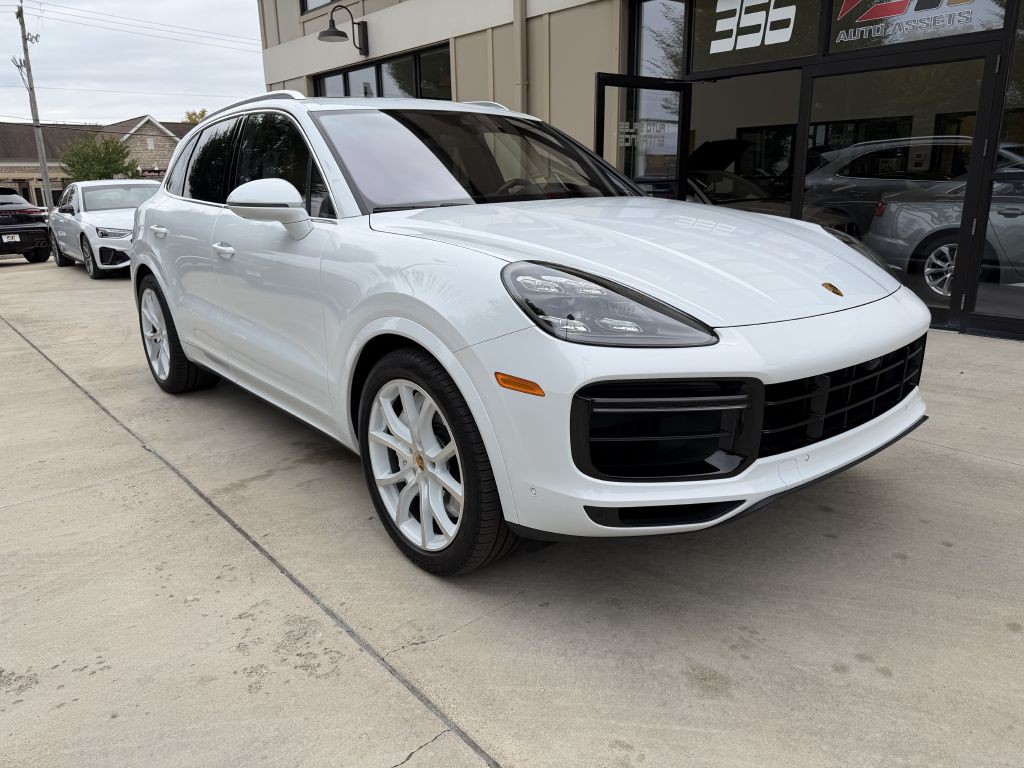 2022 Porsche Cayenne Image 3