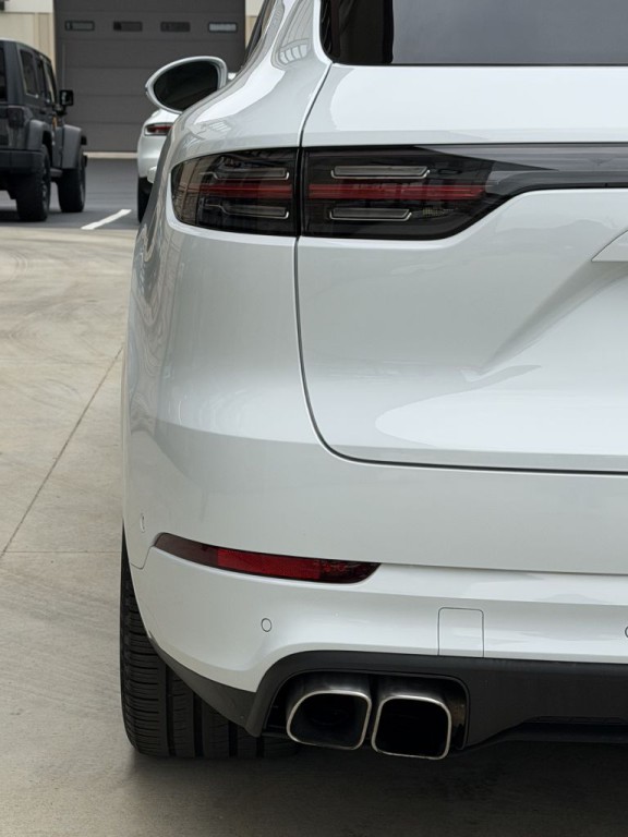 2022 Porsche Cayenne Image 7
