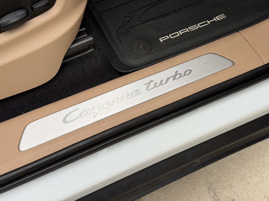 2022 Porsche Cayenne Image 11
