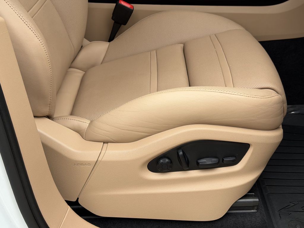 2022 Porsche Cayenne Image 13