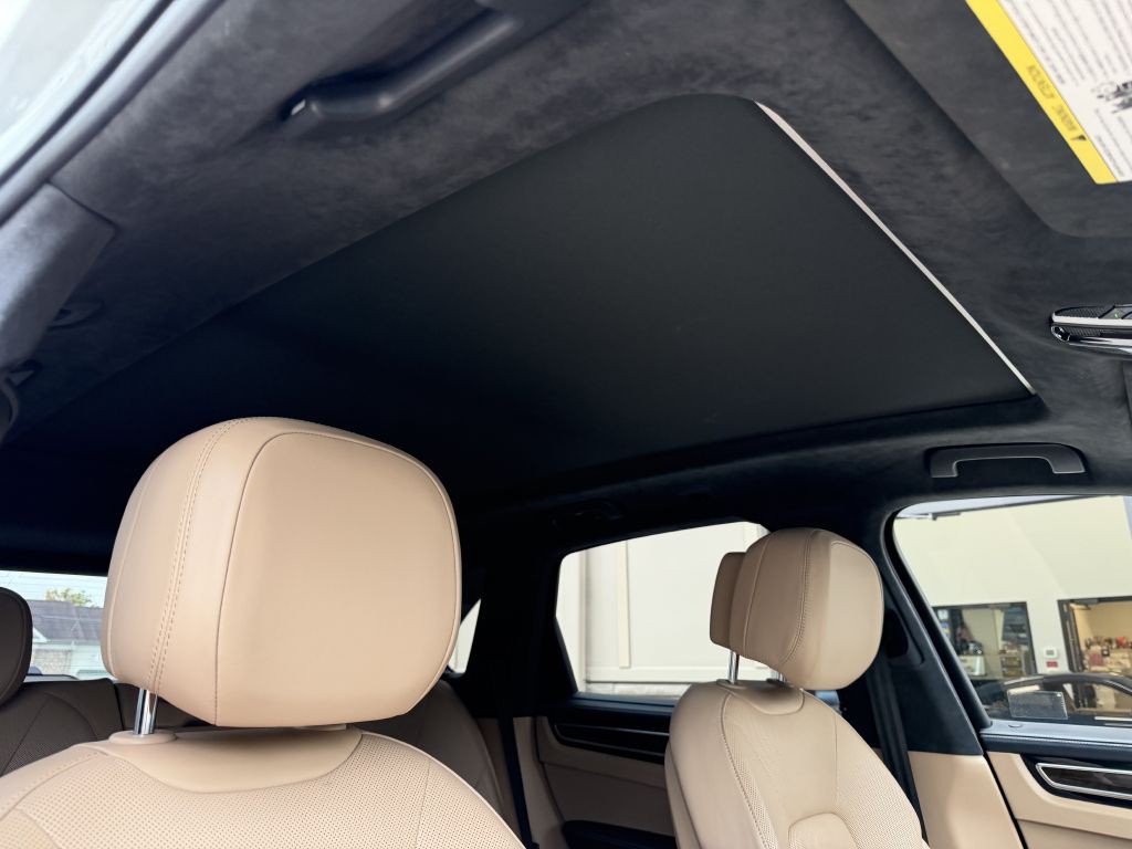 2022 Porsche Cayenne Image 22