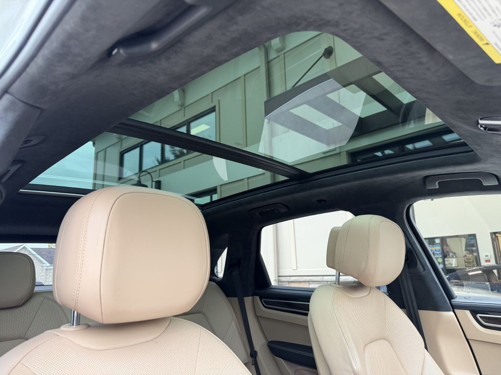 2022 Porsche Cayenne Image 23