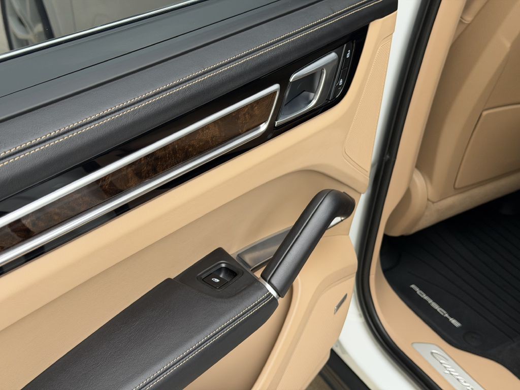 2022 Porsche Cayenne Image 27