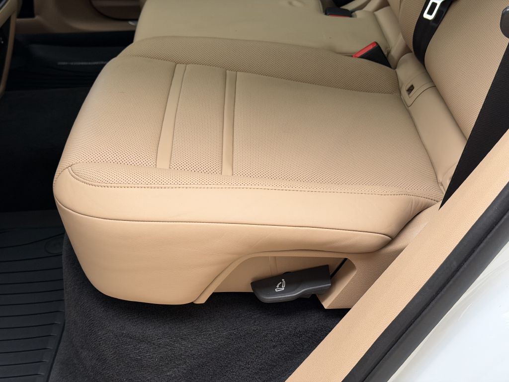 2022 Porsche Cayenne Image 34