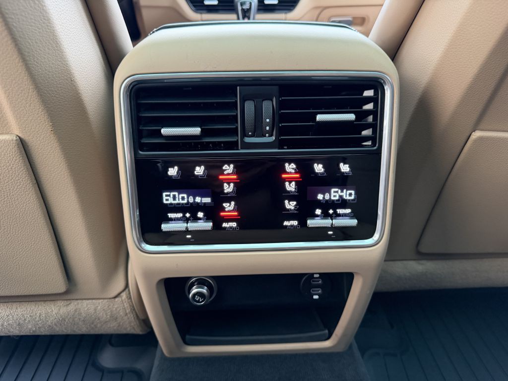 2022 Porsche Cayenne Image 36