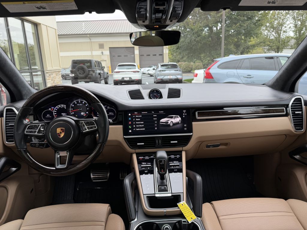 2022 Porsche Cayenne Image 39