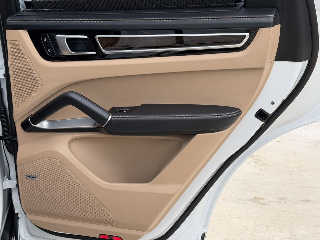 2022 Porsche Cayenne Image 41
