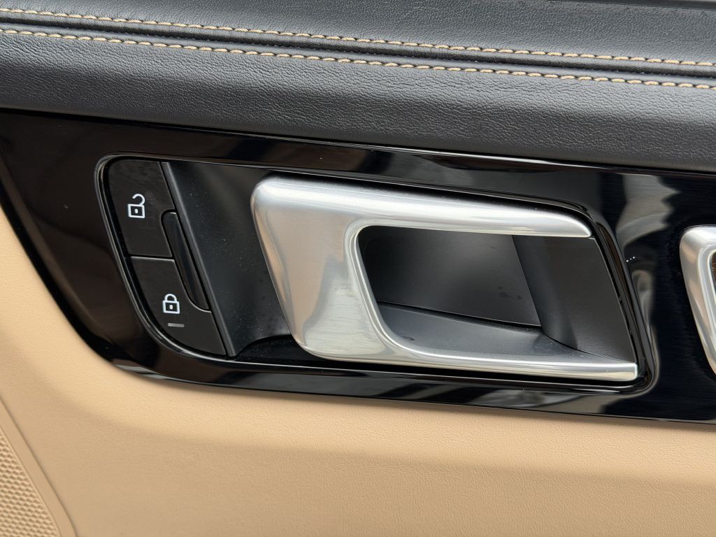 2022 Porsche Cayenne Image 43