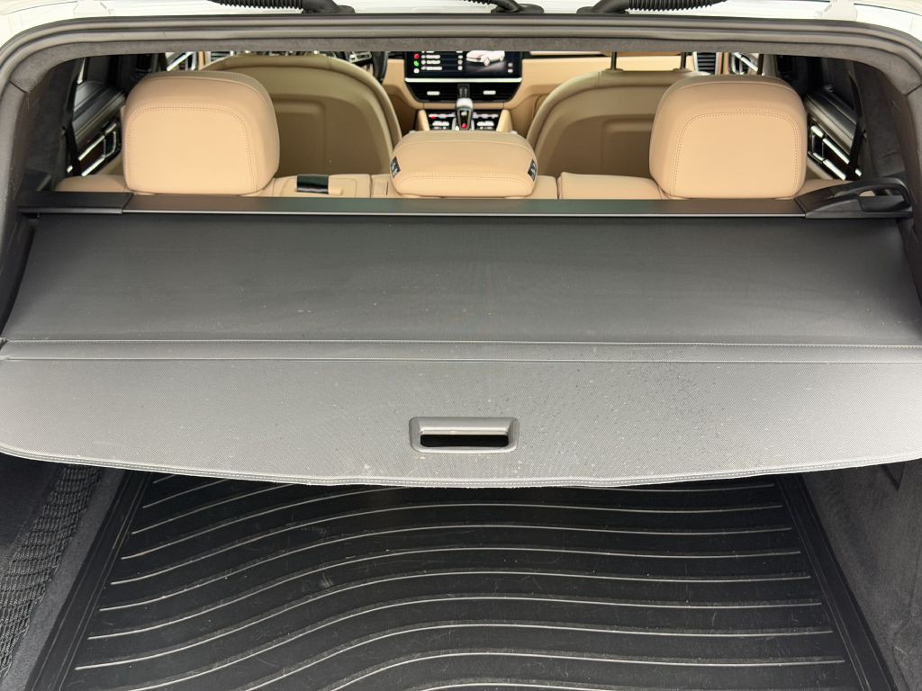 2022 Porsche Cayenne Image 52