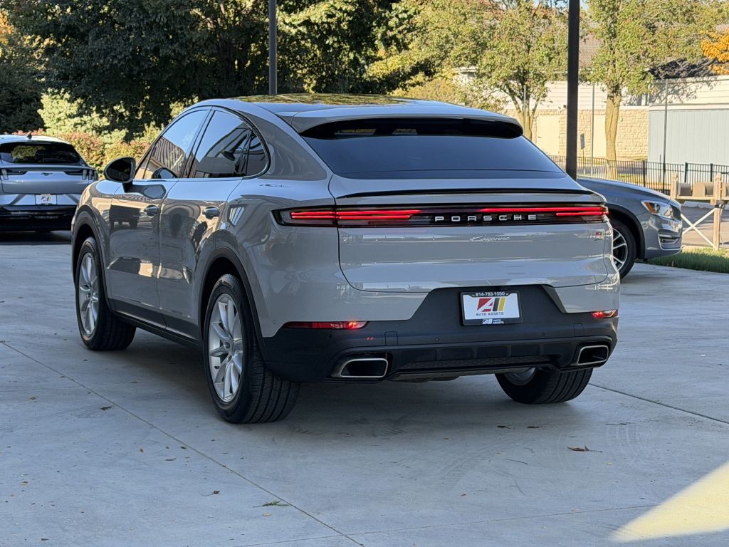 2024 Porsche Cayenne Image 9