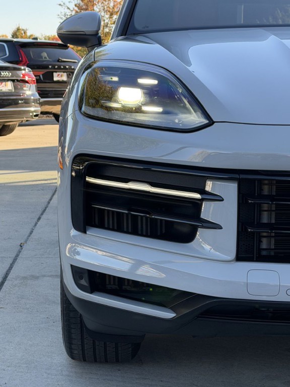 2024 Porsche Cayenne Image 11