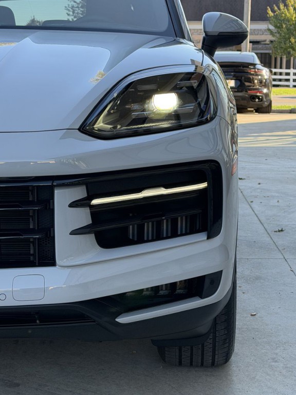 2024 Porsche Cayenne Image 12