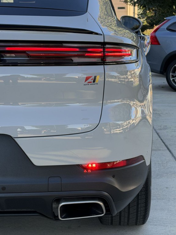 2024 Porsche Cayenne Image 14