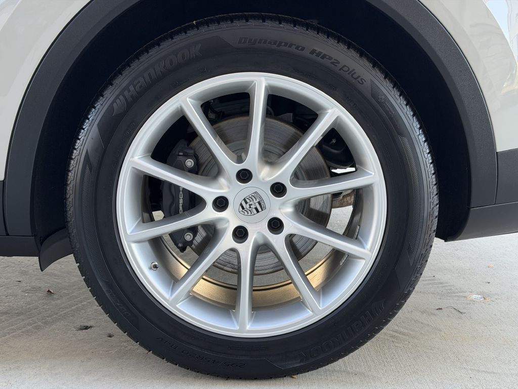 2024 Porsche Cayenne Image 16