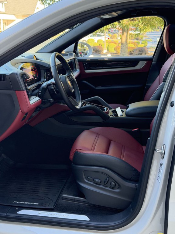 2024 Porsche Cayenne Image 19