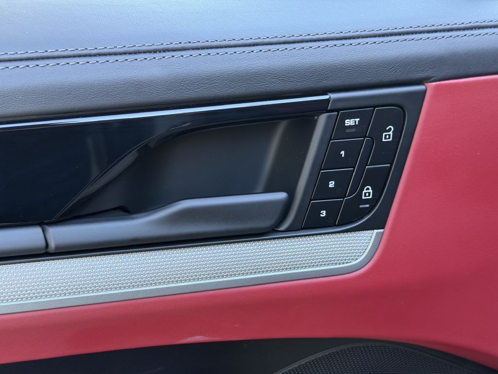 2024 Porsche Cayenne Image 22
