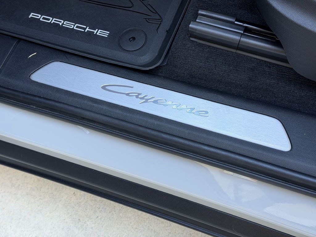 2024 Porsche Cayenne Image 25