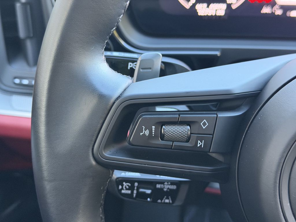 2024 Porsche Cayenne Image 35
