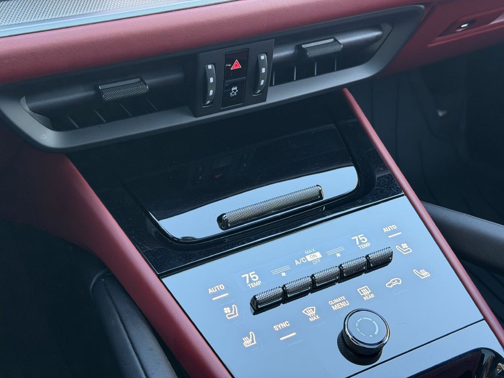 2024 Porsche Cayenne Image 43
