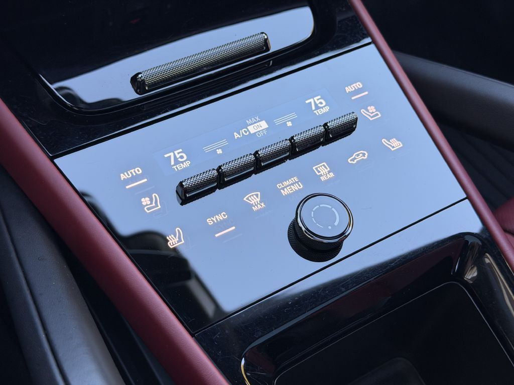 2024 Porsche Cayenne Image 44