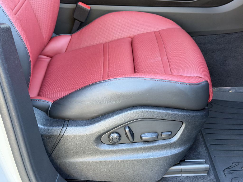 2024 Porsche Cayenne Image 63