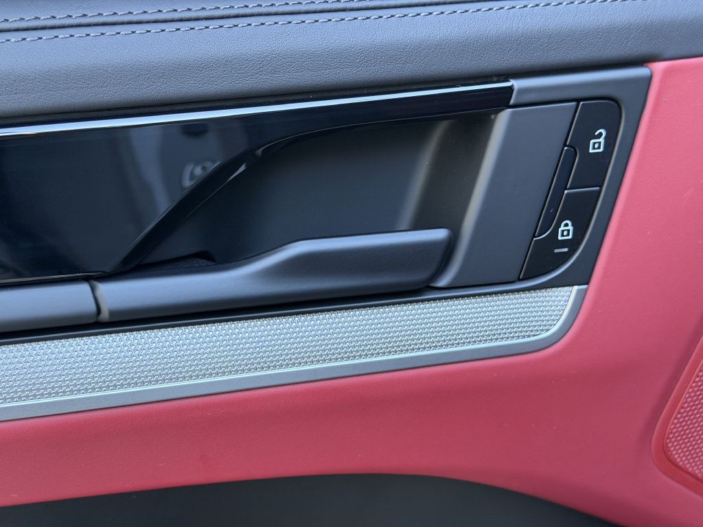 2024 Porsche Cayenne Image 75