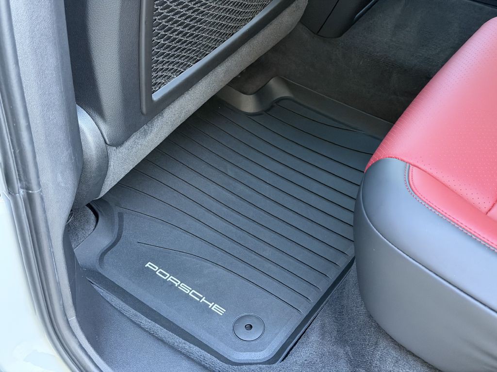 2024 Porsche Cayenne Image 76