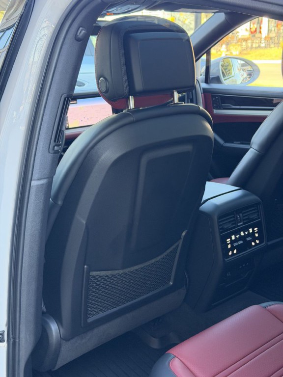 2024 Porsche Cayenne Image 77